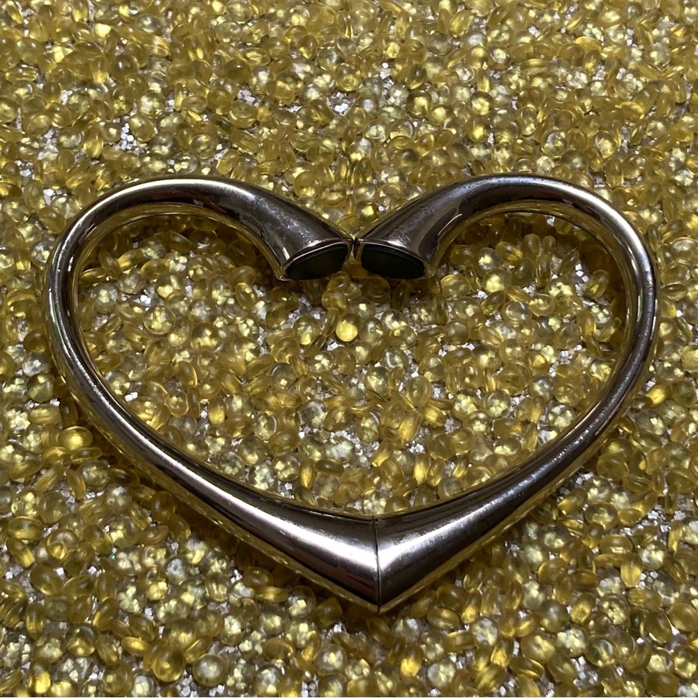 Heart Shape Bracelet - Picture 3 of 11